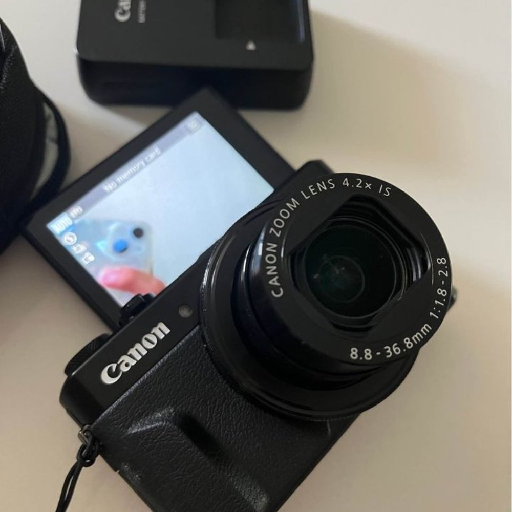 Canon G7 X Mark II Vlogging Camera